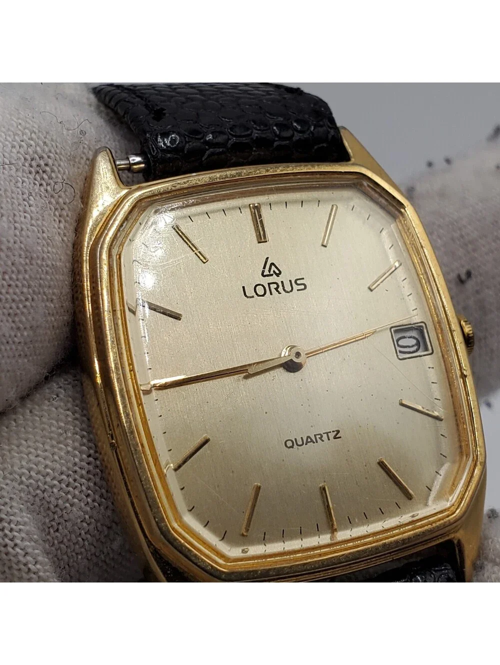 Lorus Watch Women New Battery Gold Tone Date Dial Black Leather Band 23mm READ
